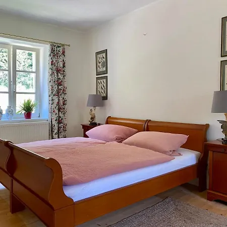 Lehrerhaus In Der Eifel Eisenschmitt